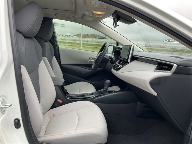 2020 Toyota Corolla LE 17