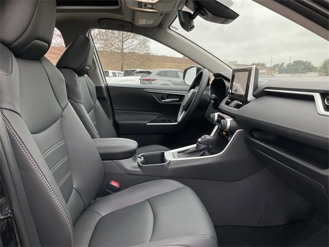 Thumbnail: 2025 Toyota RAV4 - 18