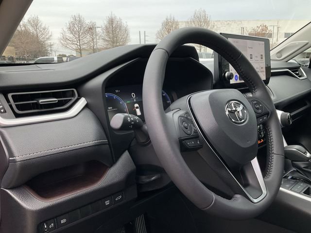 Thumbnail: 2025 Toyota RAV4 - 10