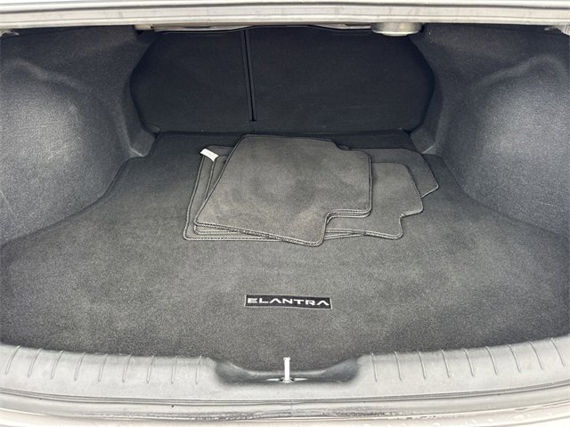 Thumbnail: 2022 Hyundai Elantra - 15