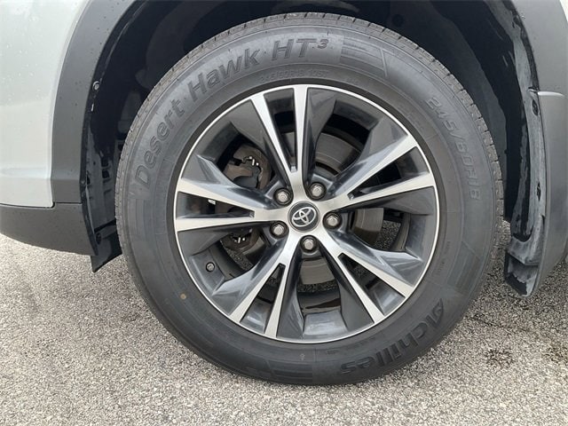 2019 Toyota Highlander LE 11