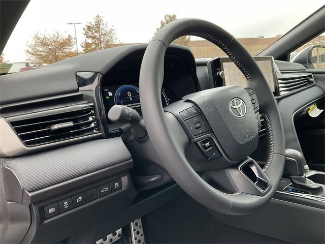 Thumbnail: 2025 Toyota Camry - 10