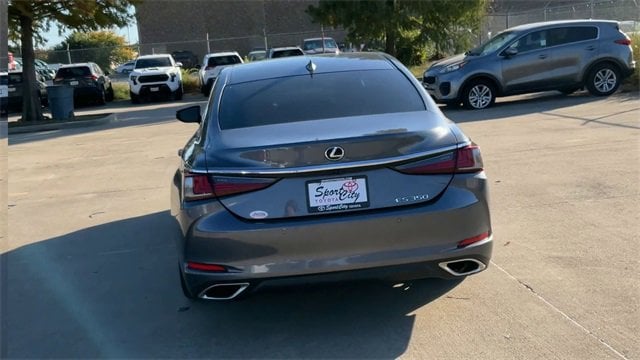 Thumbnail: 2020 Lexus ES - 7