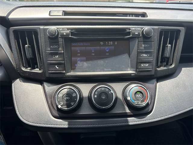 Thumbnail: 2018 Toyota RAV4 - 18