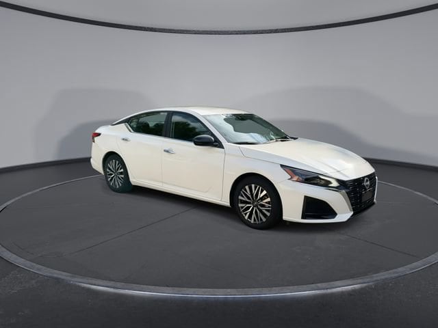 Thumbnail: 2025 Nissan Altima - 2