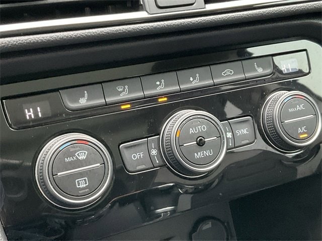 Thumbnail: 2022 Volkswagen Taos - 23