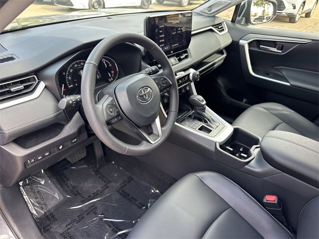 Thumbnail: 2025 Toyota RAV4 - 10