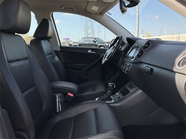 Thumbnail: 2017 Volkswagen Tiguan - 17