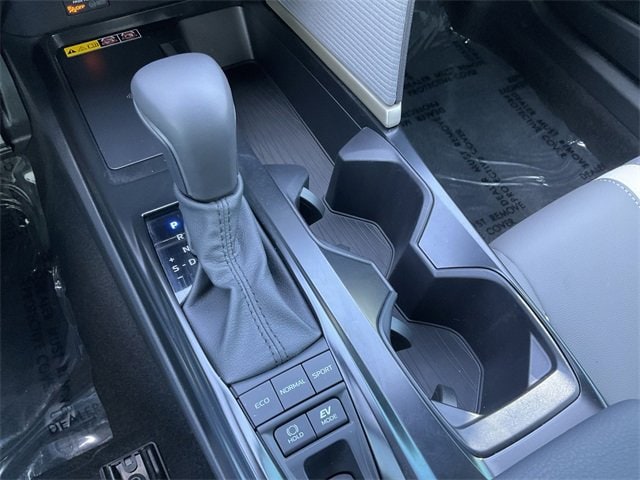 Thumbnail: 2025 Toyota Camry - 24