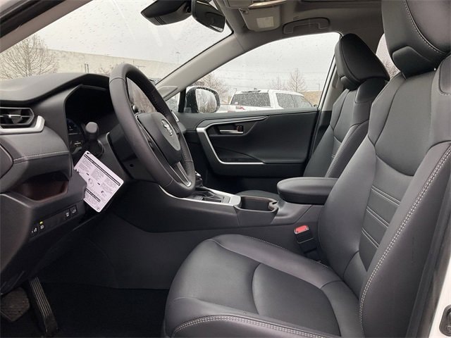 Thumbnail: 2025 Toyota RAV4 - 13