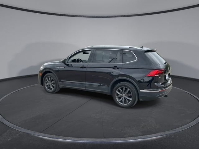 Thumbnail: 2022 Volkswagen Tiguan - 6