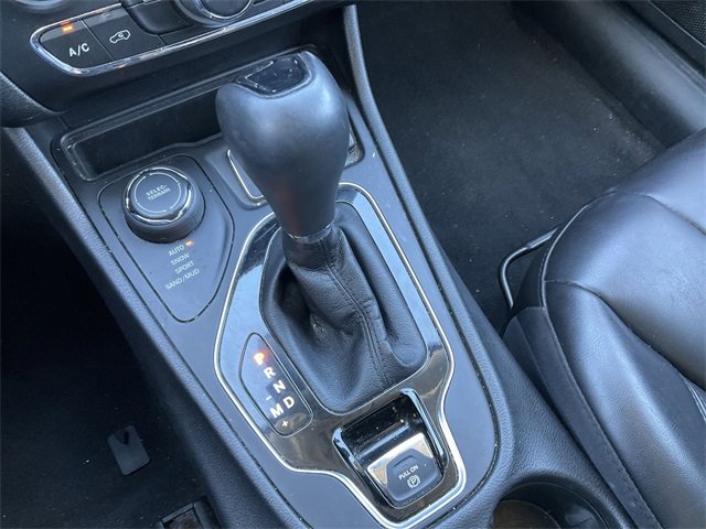 Thumbnail: 2021 Jeep Cherokee - 23