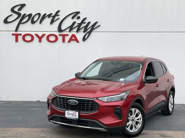 Thumbnail: 2023 Ford Escape - 1