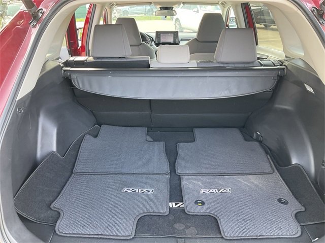 Thumbnail: 2021 Toyota RAV4 - 15