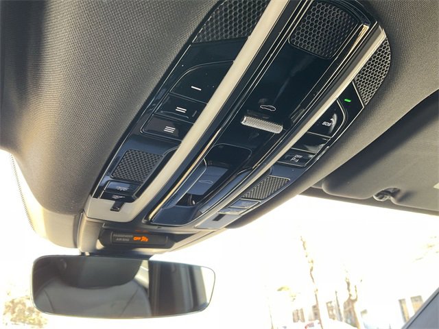 Thumbnail: 2020 Porsche Cayenne - 25