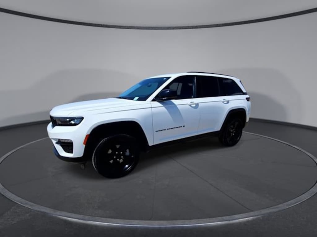 Used 2023 Jeep Grand Cherokee Limited SUV