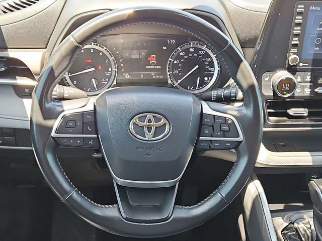 Thumbnail: 2022 Toyota Highlander - 21