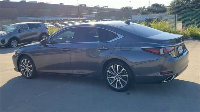 Thumbnail: 2020 Lexus ES - 6