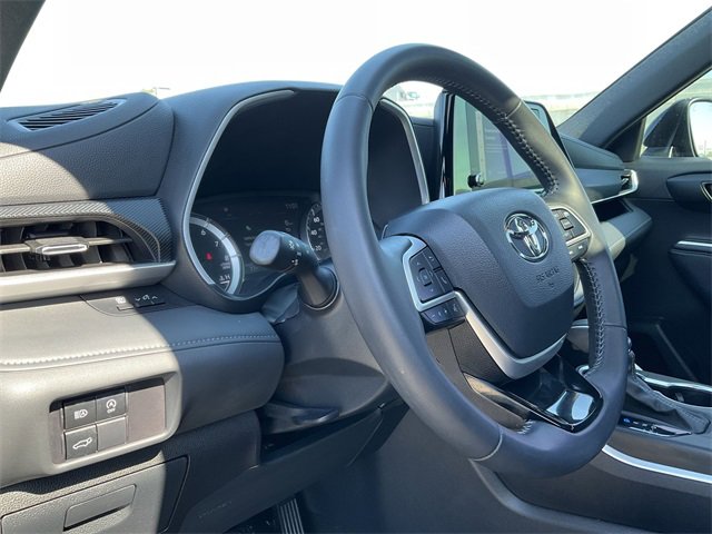 Thumbnail: 2024 Toyota Highlander - 10