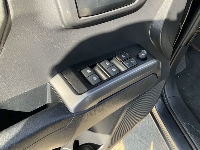 Thumbnail: 2023 Toyota Tacoma - 14