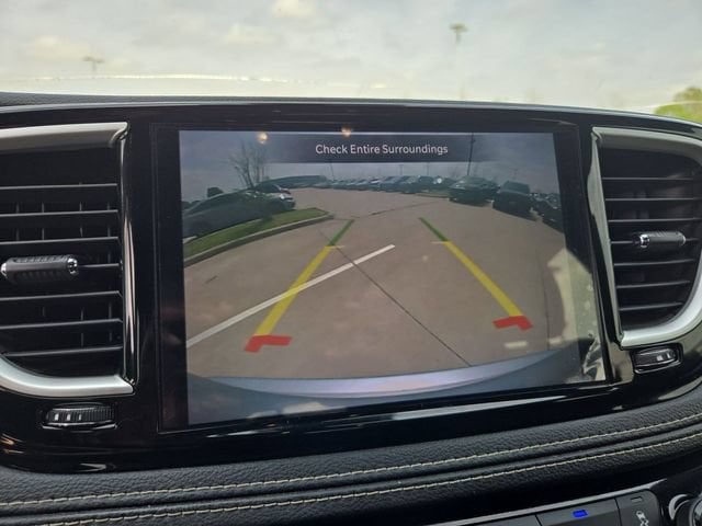 Thumbnail: 2021 Chrysler Pacifica - 25