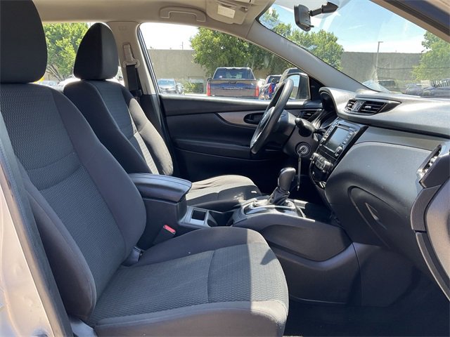 Thumbnail: 2019 Nissan Rogue Sport - 18