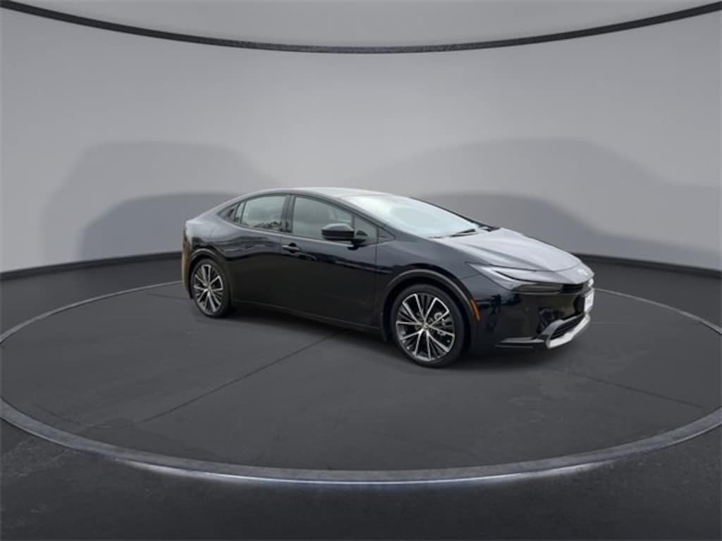 Used 2025 Toyota Prius XLE Hatchback