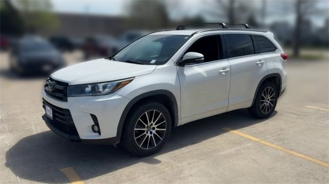 Thumbnail: 2018 Toyota Highlander - 4