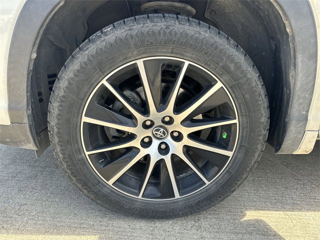 Thumbnail: 2018 Toyota Highlander - 11