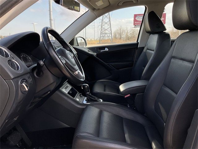 Thumbnail: 2017 Volkswagen Tiguan - 13