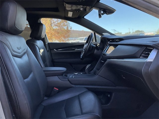 Thumbnail: 2023 Cadillac XT5 - 17