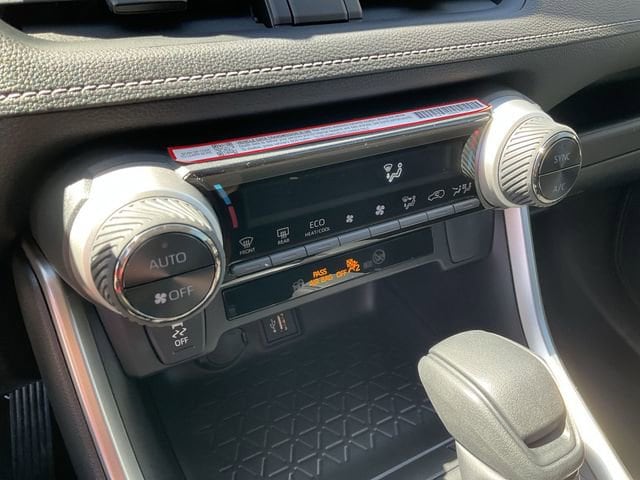 Thumbnail: 2025 Toyota RAV4 - 24