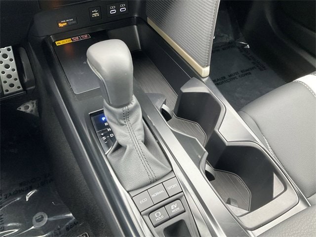 Thumbnail: 2025 Toyota Camry - 25