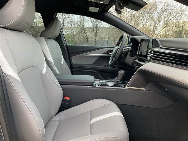 Thumbnail: 2025 Toyota Camry - 17