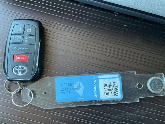 Thumbnail: 2023 Toyota Sienna - 27