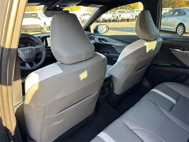 Thumbnail: 2025 Toyota Camry - 13