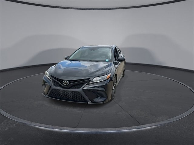 2020 Toyota Camry SE 3