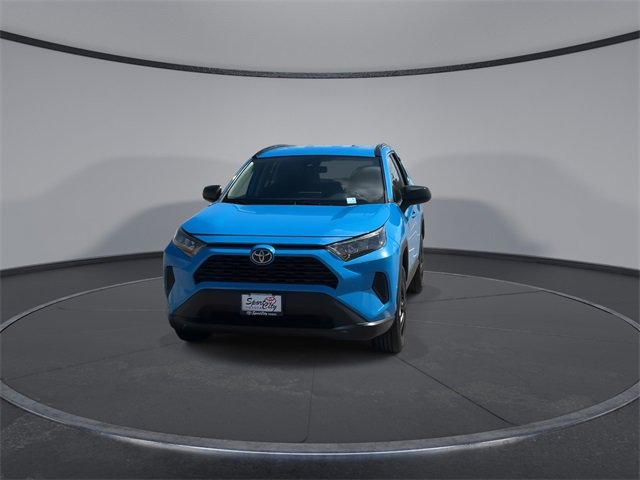 2019 Toyota RAV4 LE photo 3