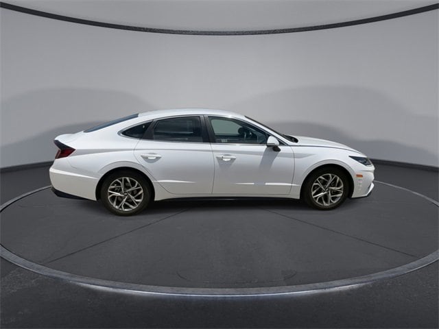 Thumbnail: 2023 Hyundai Sonata - 9