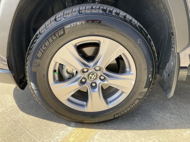 Thumbnail: 2025 Toyota RAV4 - 12