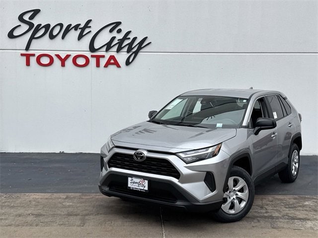 2025 Toyota RAV4 LE's photo