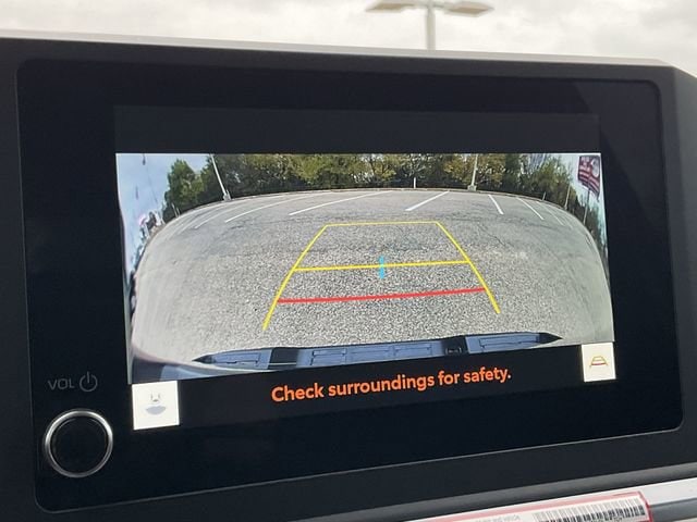 2025 Toyota Tacoma SR5 - Photo 21