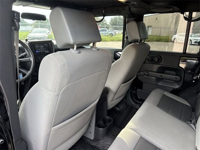 Thumbnail: 2010 Jeep Wrangler - 14