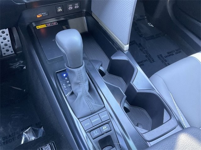 Thumbnail: 2025 Toyota Camry - 24