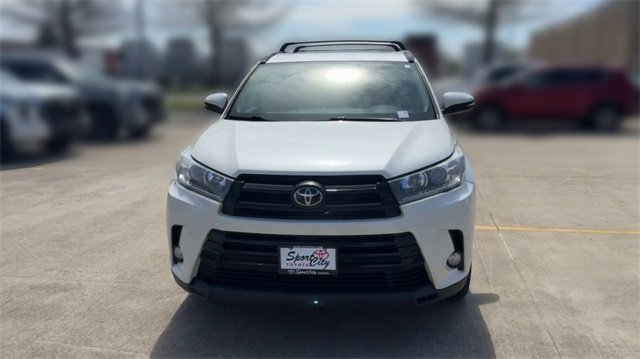 Thumbnail: 2018 Toyota Highlander - 3