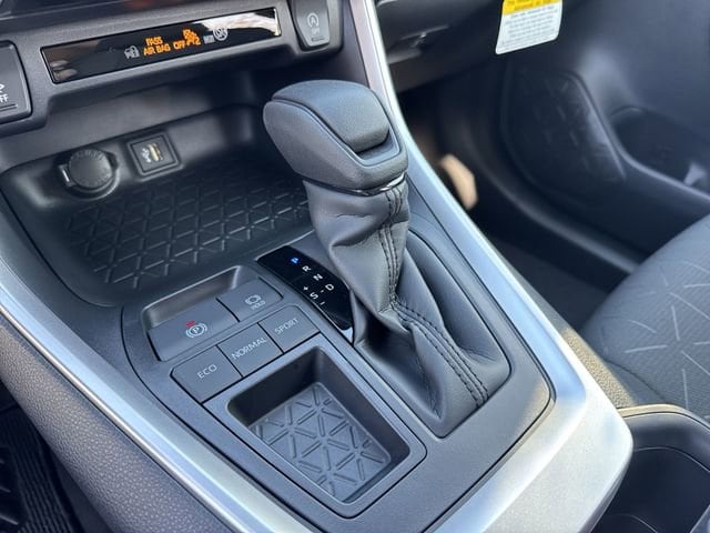 Thumbnail: 2025 Toyota RAV4 - 24