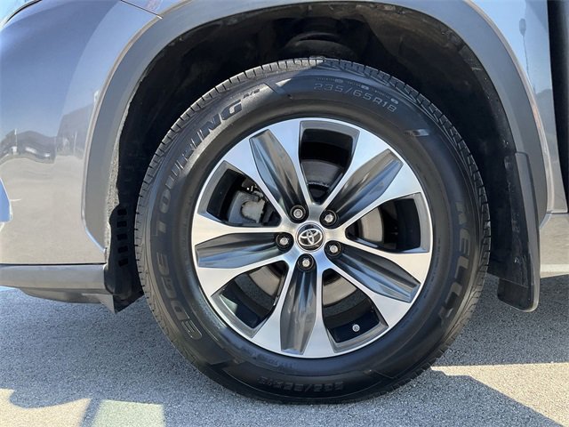 Thumbnail: 2021 Toyota Highlander - 12