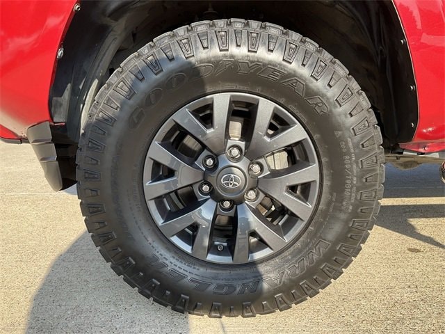 Thumbnail: 2020 Toyota Tacoma - 11