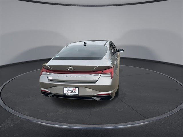 Thumbnail: 2022 Hyundai Elantra - 7