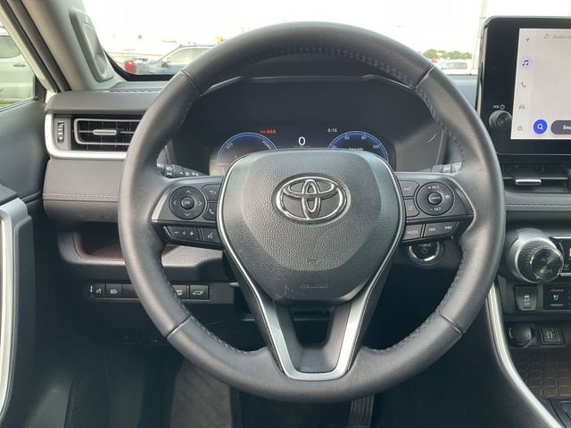 Thumbnail: 2023 Toyota RAV4 - 19